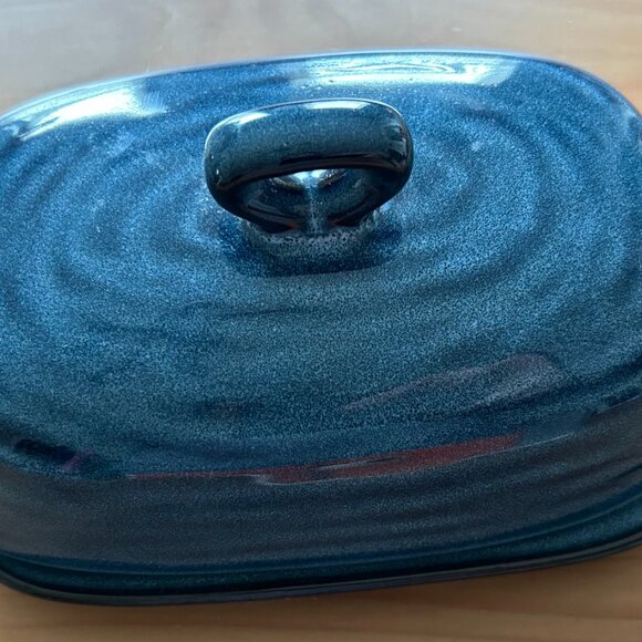 Blue Porcelain Farmhouse style Butter dish - Picture 6 of 7